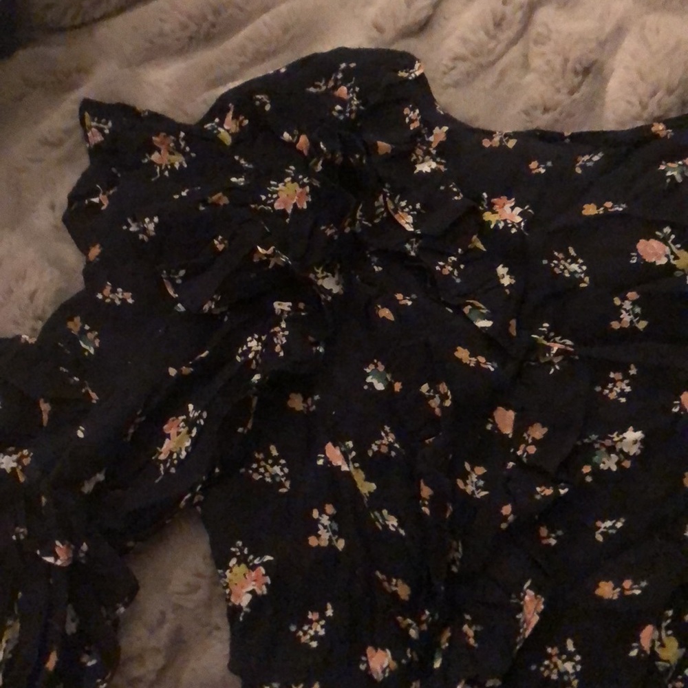 ZARA Floral Ruffle Front Top - Picture 2 of 4
